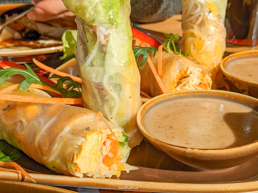 Sommerrolle mit Tofu und Erdnuss Dip Van Dat Meckenbeuren Asia Thai Restaurant
