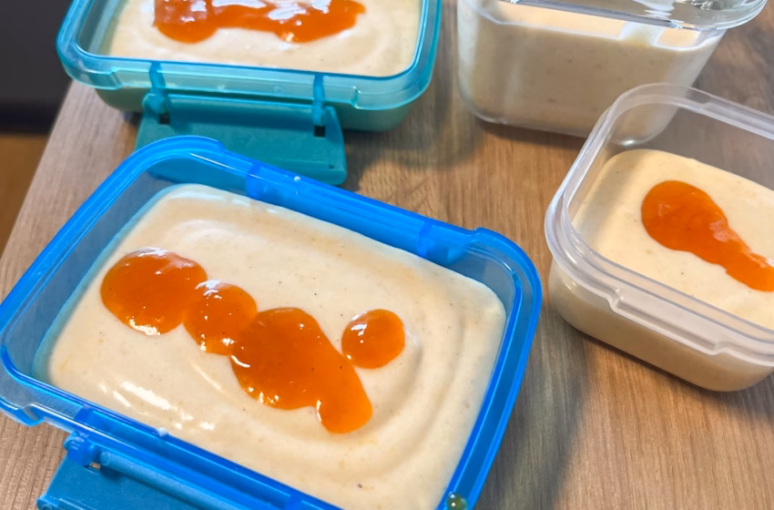 Aprikoseneis mit Aprikosenmarmelade ohne Eismaschine aus nur 3 Zutaten | Rezept