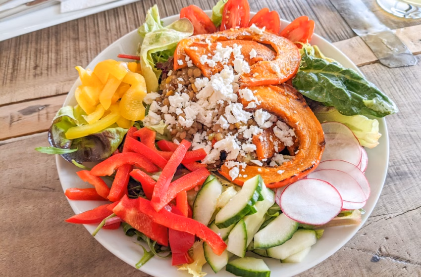 Salat mit Kürbis zum Mittagstisch im Miller’s Ravensburg